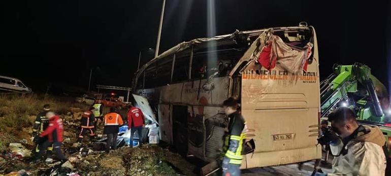 Mersin otobüs kazasında ölenlerin kimlikleri belli oldu mu? Mersin kaza son  dakika! - Son Dakika Haberleri İnternet