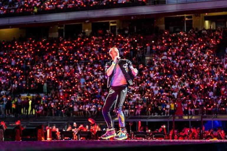 Filipinlerdeki Coldplay konseri kriz çıkardı