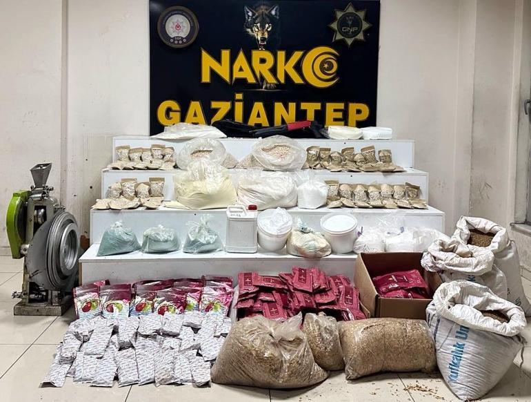 MİT ve polisten ortak operasyon: 193 bin uyuşturucu hap ele geçirildi