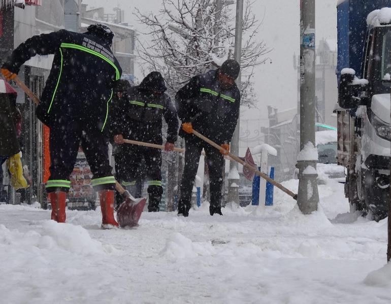 Doğuda kar esareti