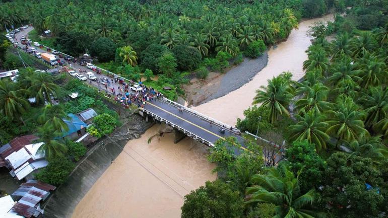 Filipinlerdeki sel ve toprak kaymasında 6 can kaybı