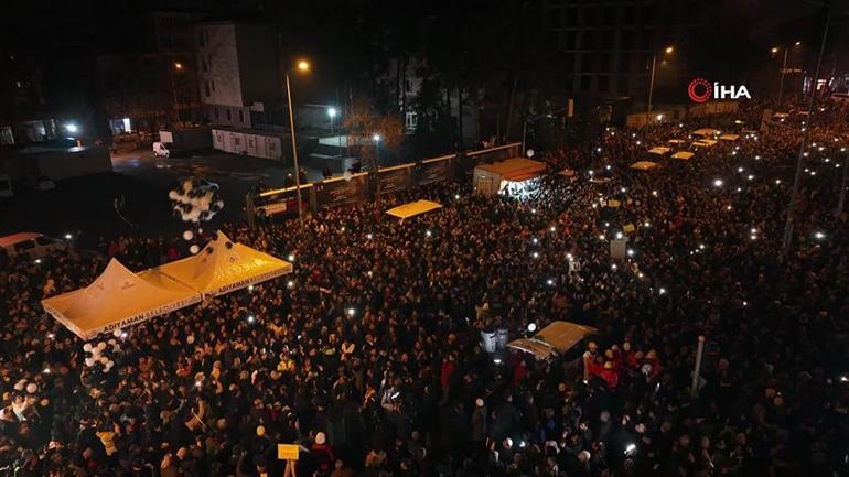 Saat 04:17de tüm Türkiyede hayat bir kez daha durdu