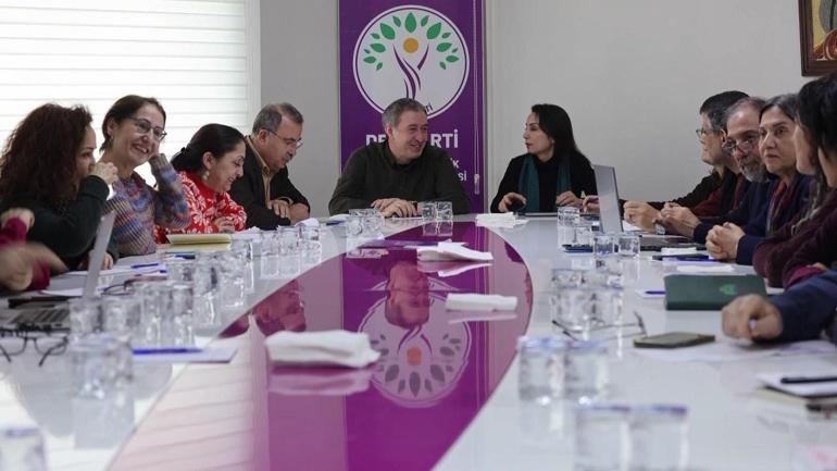 Başak Demirtaş neden aday olmadı DEM Partinin İstanbul adayı kim olur