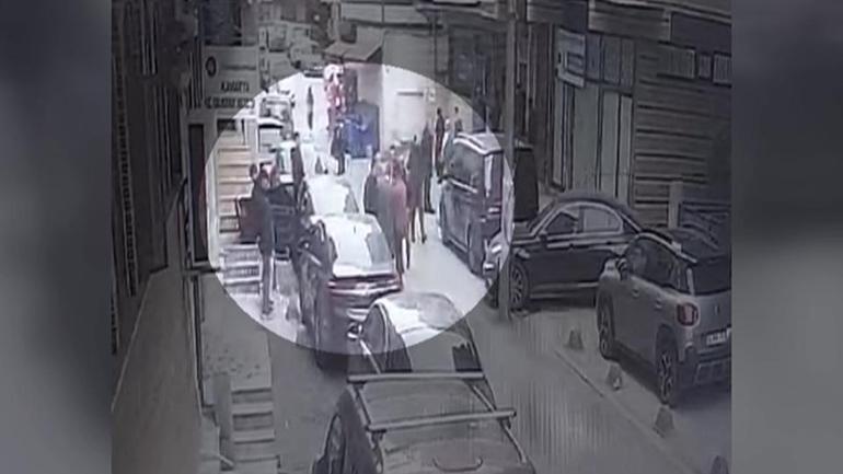 Yeni görüntü: Aziz Yeniay, 20  saniye ile nasıl kurtuldu Saldırgan çıkış anını beklemiş