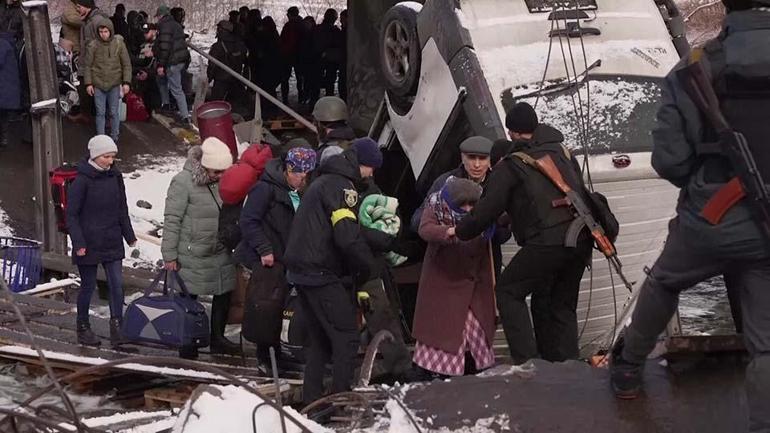 CNN TÜRK savaşın sürdüğü Ukraynada: Savaşın simgesi köprü aynı duruyor