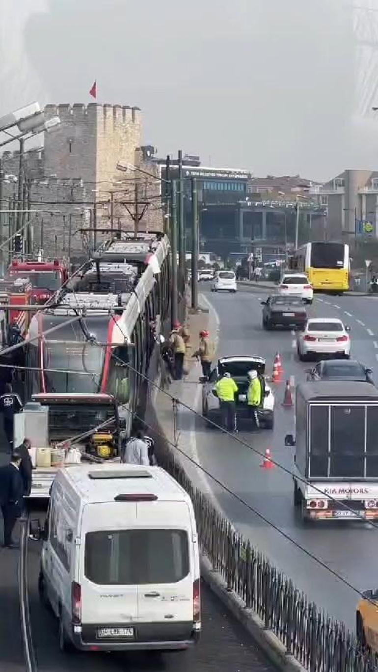 Topkapıda bir kişiye tramvay çarptı Kabataş-Bağcılar seferlerinde aksama