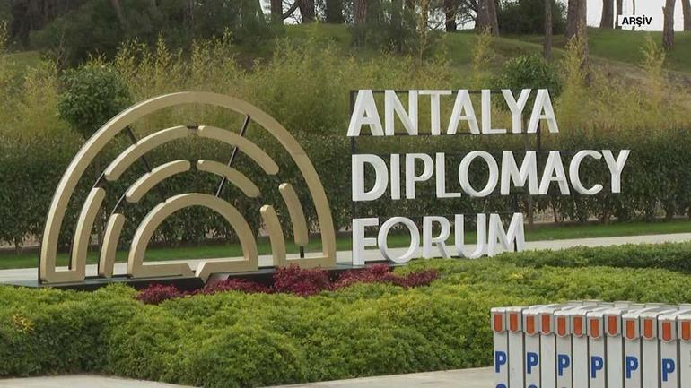 Diplomasinin kalbi Antalyada atacak