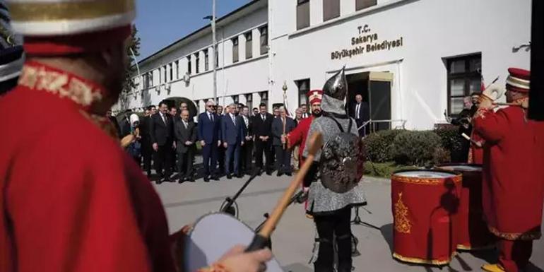 Numan Kurtulmuş: Türkiye demokrasisini çok daha güçlü hale getirelim