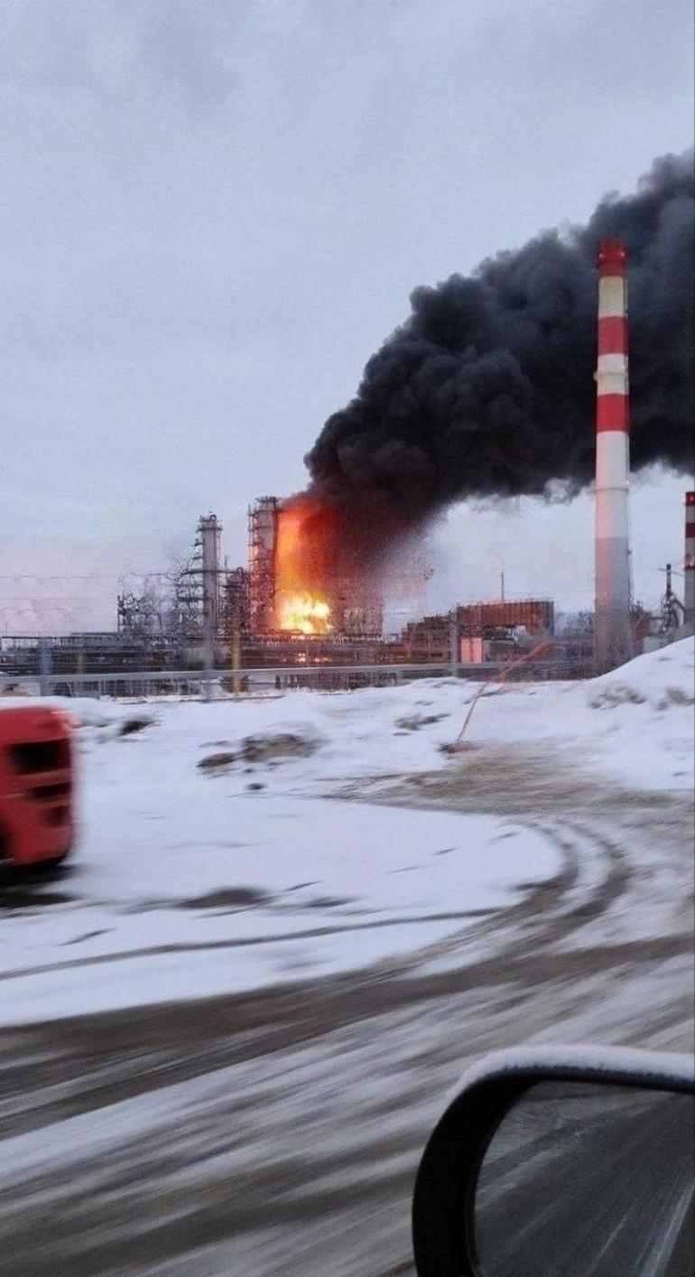 Ukraynadan art arda İHA saldırısı: Rusyadaki 2 tesiste yangın çıktı