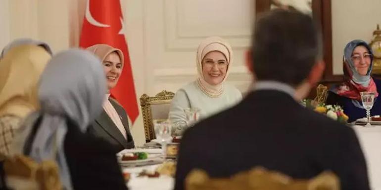 Emine Erdoğan Gönül Elçileri ile bir araya geldi