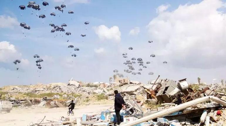 Gazzede havadan yardım fiyaskosu: Paketlere ulaşmak isterken 18 kişi öldü