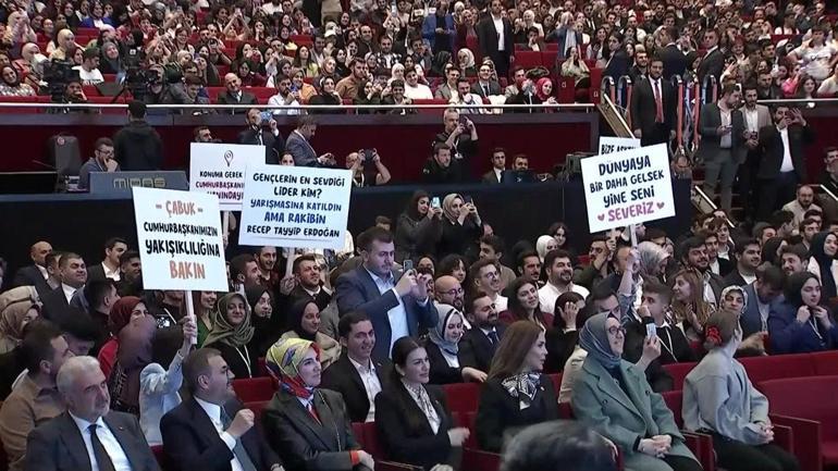 Cumhurbaşkanı Erdoğan, İstanbulda gençlerle buluştu: İstanbul mücadelemizin öncüsü