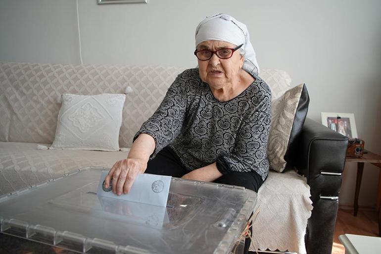 Oyunu kullandı, gözyaşları içinde devlete teşekkür etti