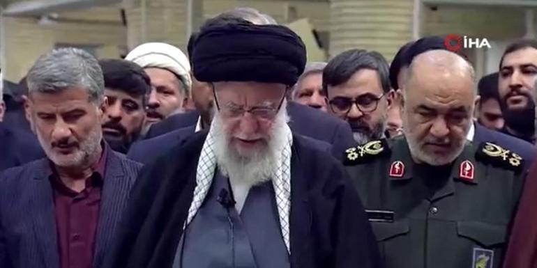 İran Dini Lideri Hamaney, konsolosluk saldırısında ölenlerin cenaze namazını kıldırdı