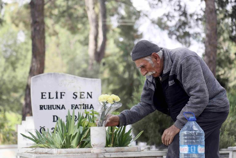Antalyada mezarlıklara buruk ziyaret