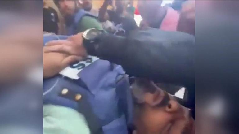 İsrail TRT ekibini hedef aldı… Kameraman ağır yaralandı