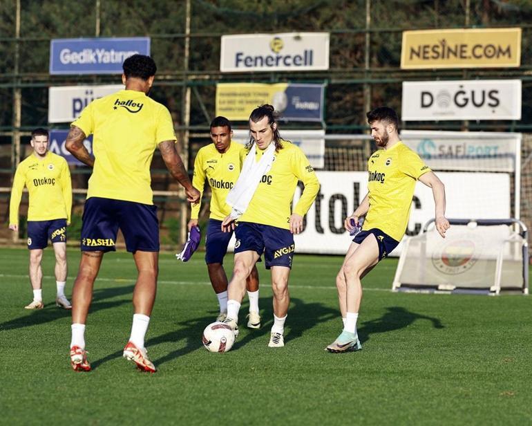 Fenerbahçede İsmail Kartal zorunlu değişikliğe gidiyor