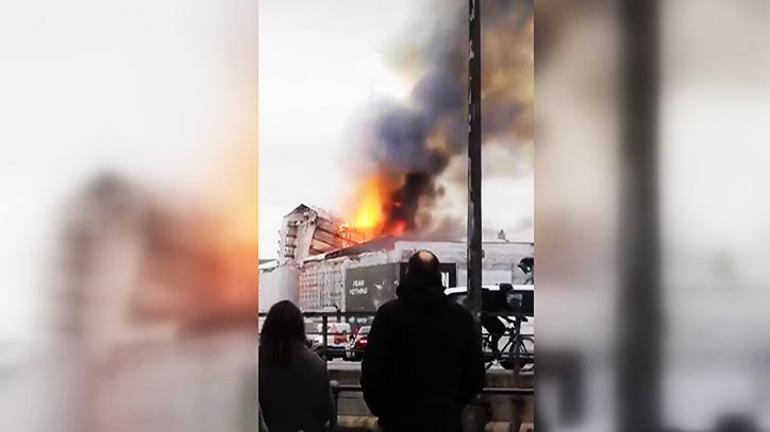 Danimarka’nın borsa binasında yangın