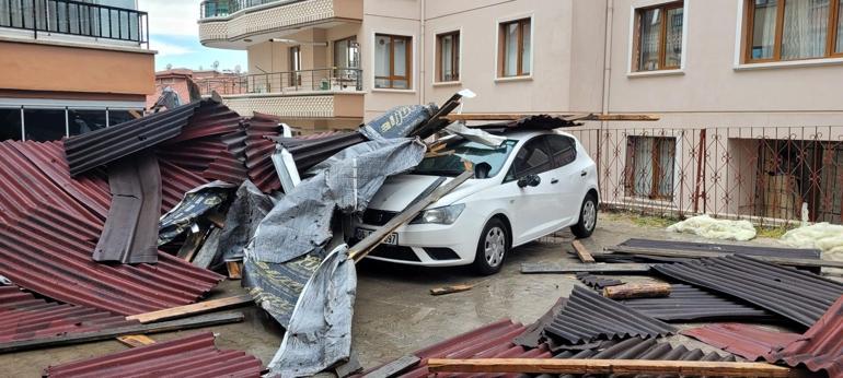 CNN TÜRK bölgede: Ankara’da fırtına etkisi altında
