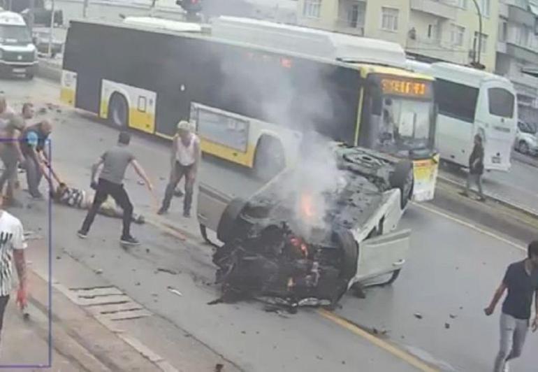 Mersindeki feci kaza kamerada Yayalara çarptı, taklalar attı