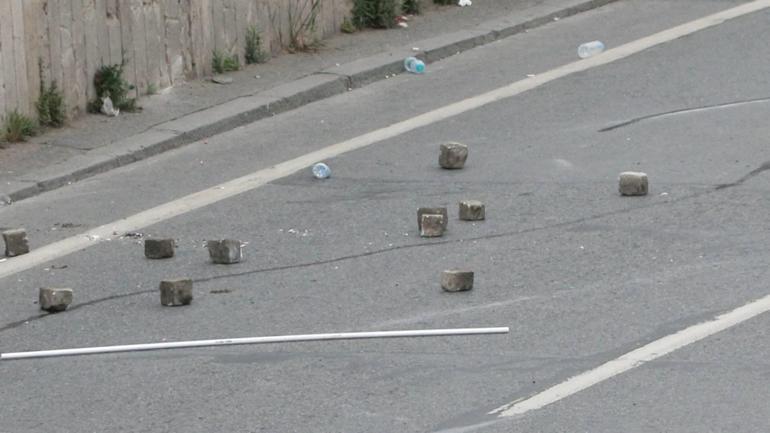 Saraçhane’de 1 Mayıstan geriye taş, flama ve çöpler kaldı