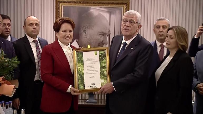 İYİ Partide Dervişoğlu dönemi Akşener görevini devretti