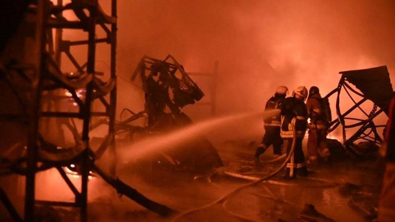 Rusyanın saldırıları sürüyor Harkivde alevler metrelerce yükseldi