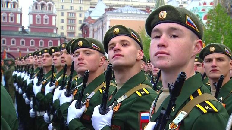 Rusyada Zafer Günü kutlamaları başladı: Kızıl Meydanda gövde gösterisi