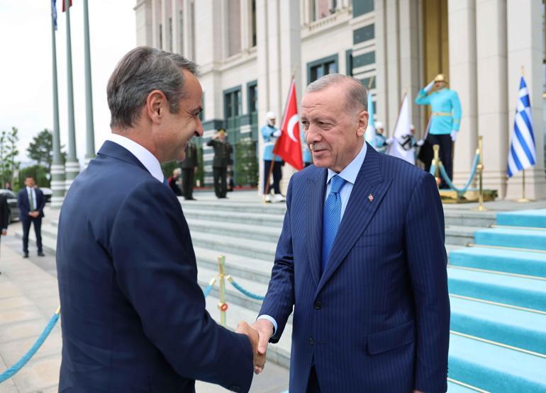 SON DAKİKA HABERİ: Görüşme sona erdi: Erdoğan ve Miçotakisten önemli açıklamalar