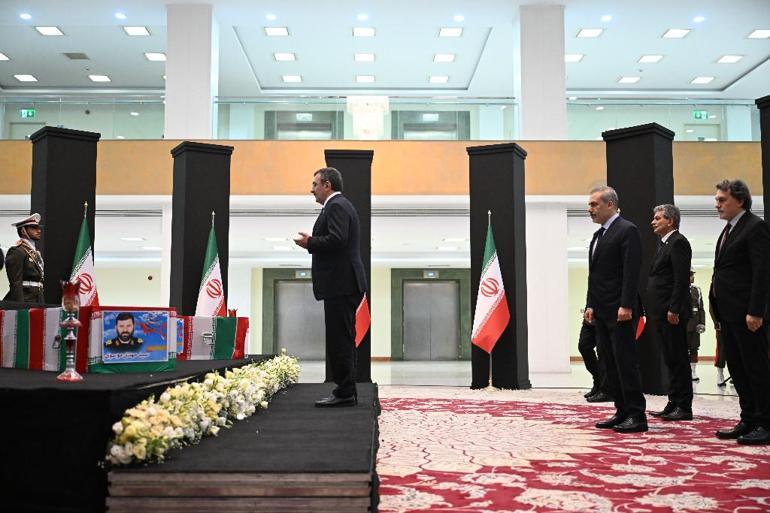 İran Reisi’yi uğurluyor: Tahran’daki törene Cevdet Yılmaz ve Hakan Fidan da katıldı
