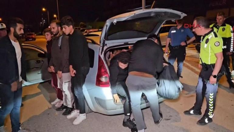 1 otomobilde 14 kaçak göçmen yakalandı