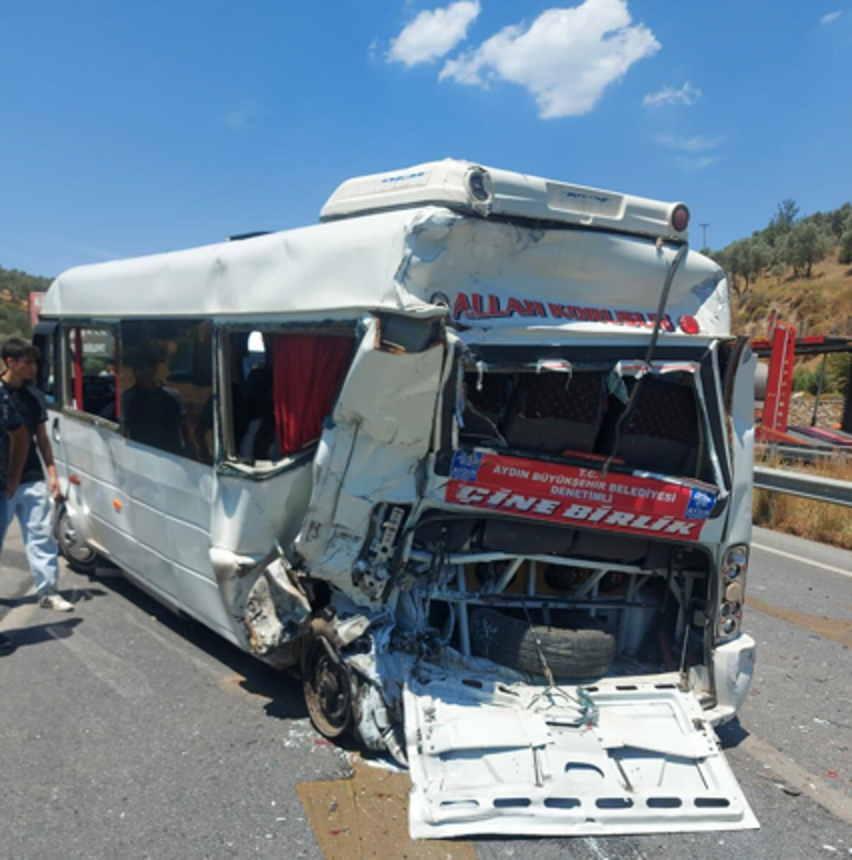 Midibüs, yolcu minibüsüne arkadan çarptı: 17 yaralı