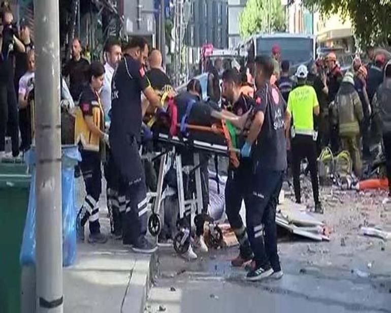 SON DAKİKA HABERİ: İstanbul Küçükçekmecede bina çöktü: 1 can kaybı 8 yaralı