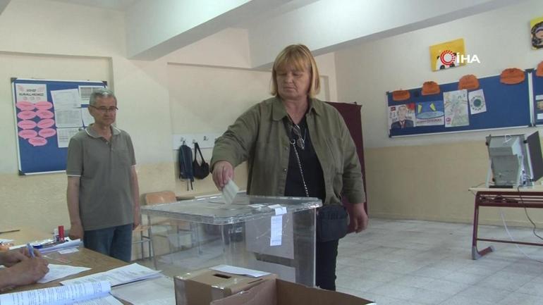 Bulgaristan için seçim günü… Türkiye’de de çifte vatandaşlar sandığa gitti