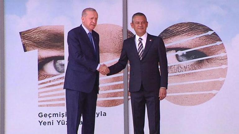 Son dakika... 18 yıl sonra CHPye ziyaret Erdoğan - Özel görüşmesi başladı