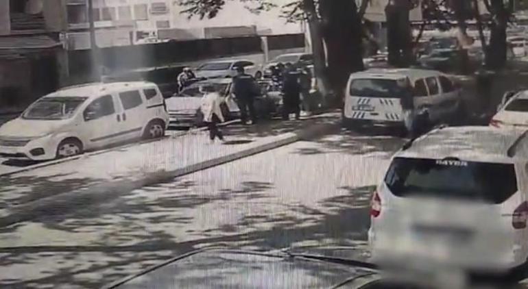 Araçta bırakılan ikizleri ölümden polis kurtardı