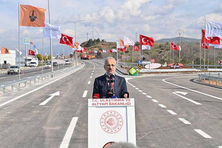 Bayramda kaç araç otoyolları kullandı Bakan Uraloğlu açıkladı