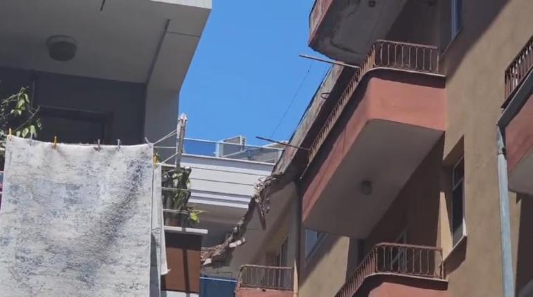 SON DAKİKA HABERİ: Bahçelievlerde 4 katlı binanın çatısı çöktü