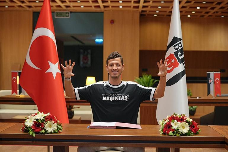 Beşiktaş, Salih Uçanın sözleşmesini yeniledi