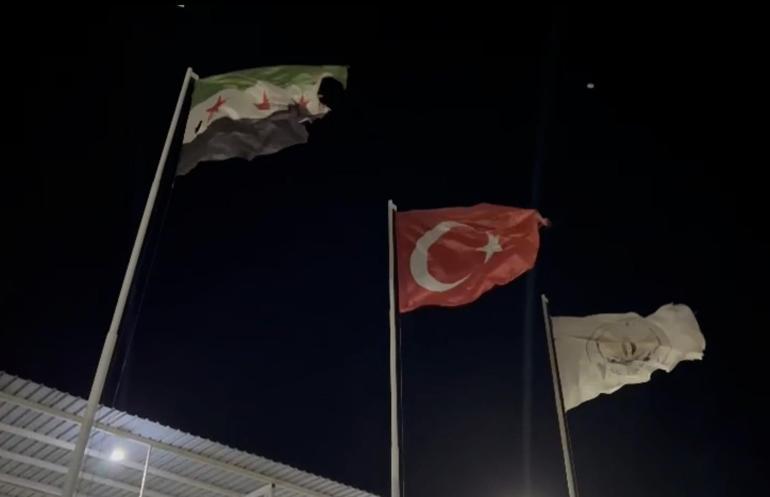 SON DAKİKA HABERİ: Suriyenin kuzeyinde meydana gelen olaylar... İki komutandan Türk bayrağı açıklaması