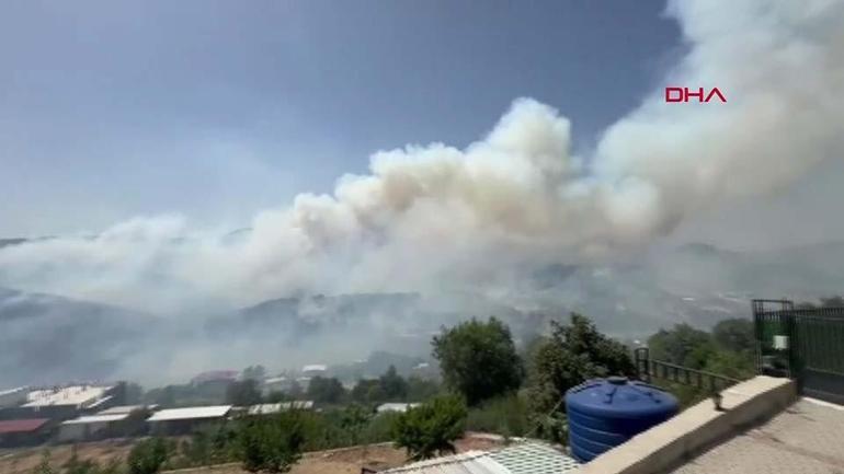 SON DAKİKA HABERİ 3 ilde orman yangını: Alevler yerleşim yerlerine ulaştı