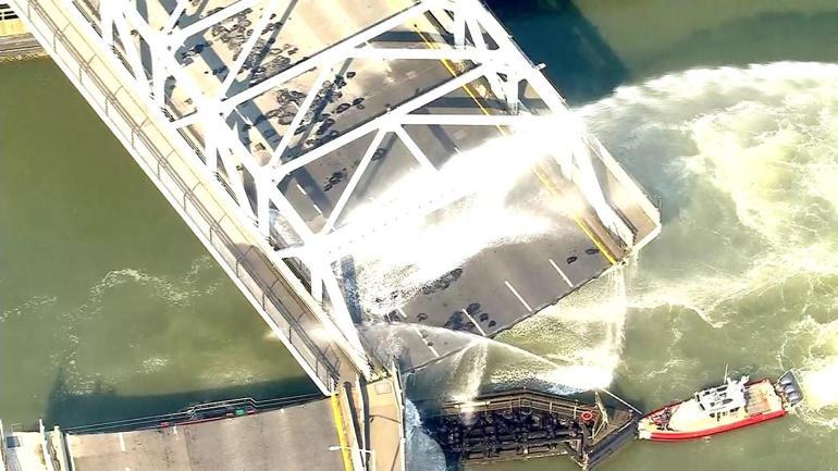 REKOR KIRIYOR: Aşırı sıcaktan köprü bozuldu