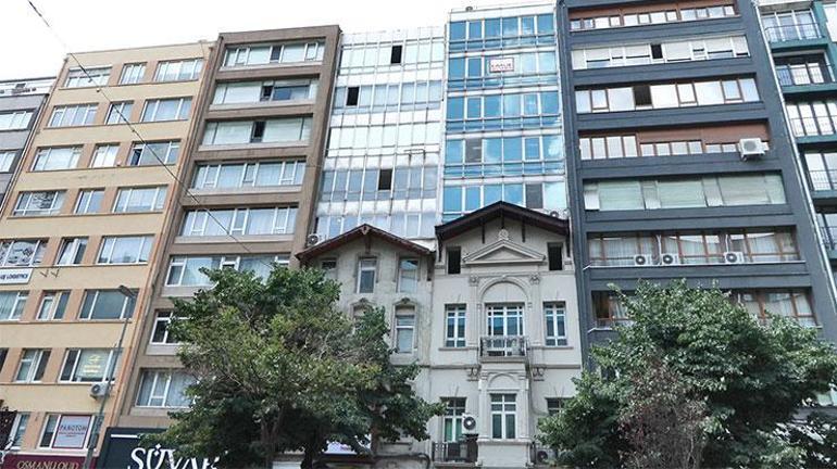 Şişlide tarihi binalara eklenen kaçak yapılar yıllardır çözüm bekliyor