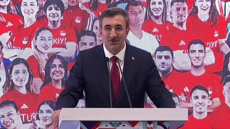 Türkiye Olimpiyat kafilesi Parise gidiyor Bakan Bak: Güçlü olduğumuzu herkese göstereceğiz...