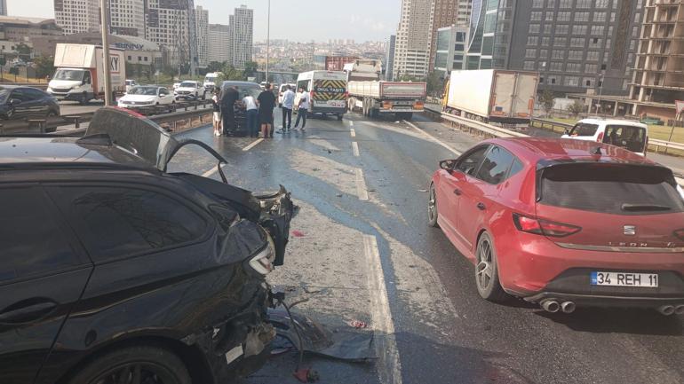 Son dakika... İstanbul trafiğini kilitleyen zincirleme kaza Çok sayıda yaralı var | Video Haber