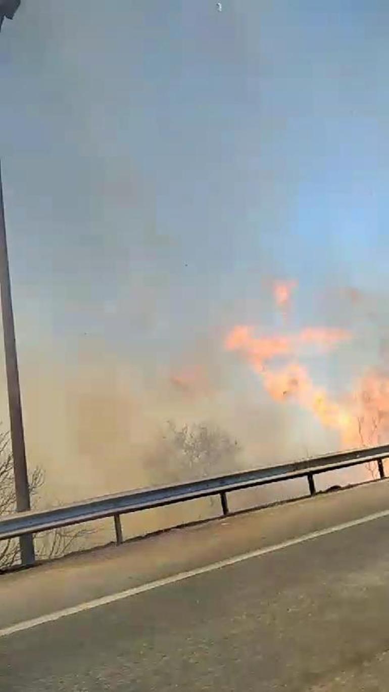 SON DAKİKA HABERİ... Silivride yangın: Edirne yolu kapatıldı