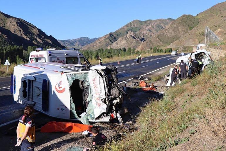 Video Haber | Ambulans ve otomobil çarpıştı: 4 ölü, 1 yaralı