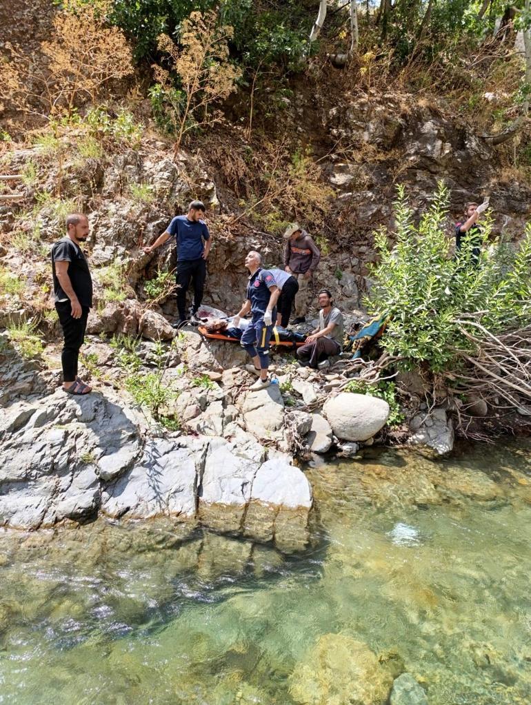 Bingöl’de kamyonet, uçuruma yuvarlandı: 2 ölü, 1 yaralı