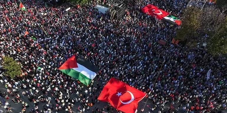 Haniyenin son çağrısı için toplandılar Ayasofya Meydanında büyük Gazze Mitingi