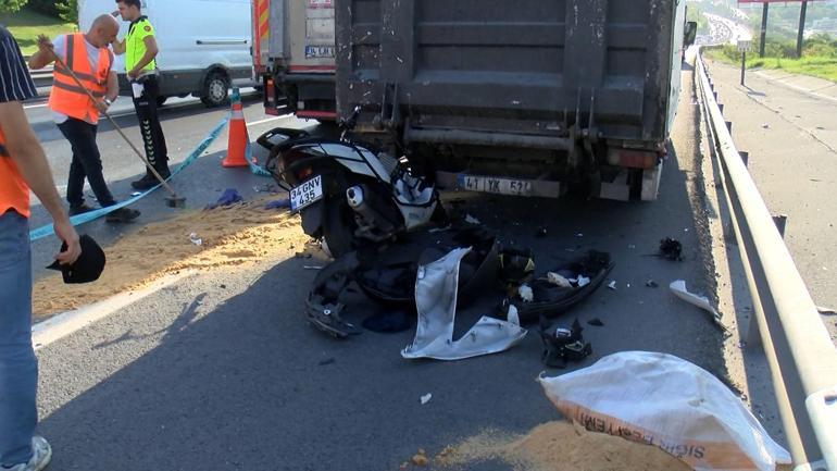 SON DAKİKA HABERİ... TEMde feci kaza: Kamyonete arkadan çarpan motosiklet sürücüsü öldü